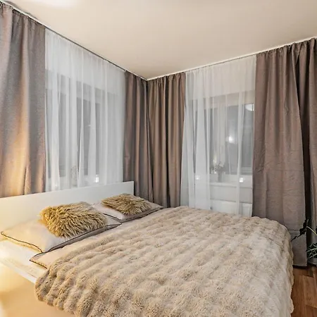 Karlsbad Apartments Apartamento *