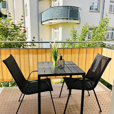 Karlsbad Apartments Apartamento *