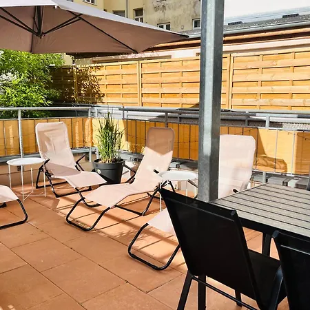 Karlsbad Apartments 公寓 *