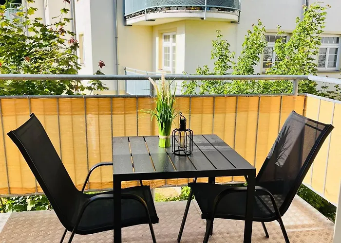 Karlsbad Apartments 公寓 *