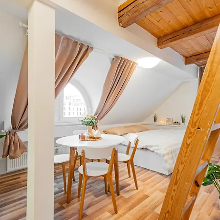 Karlsbad Apartments Apartament *
