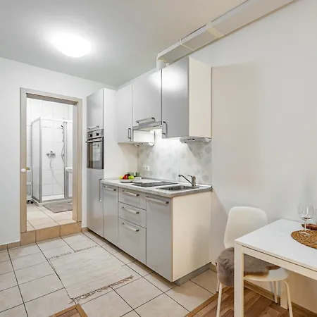 Karlsbad Apartments *