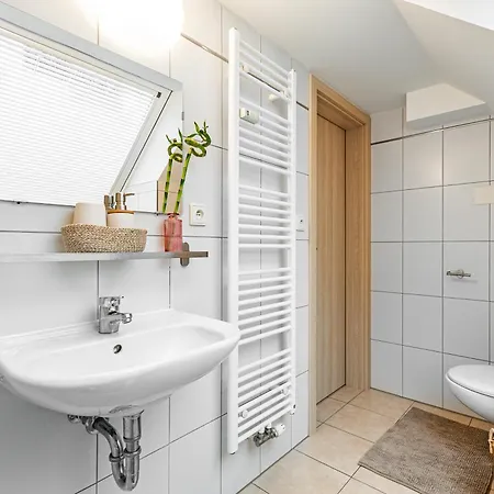 Karlsbad Apartments *