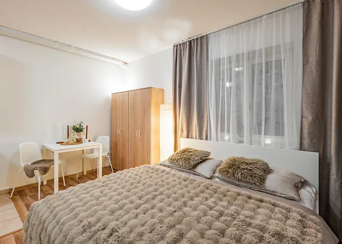 Karlsbad Apartments דירה *