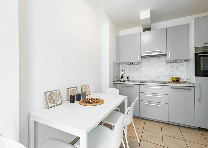 Karlsbad Apartments * קרלובי וארי