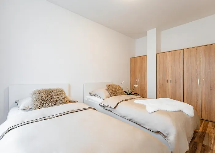 Karlsbad Apartments *